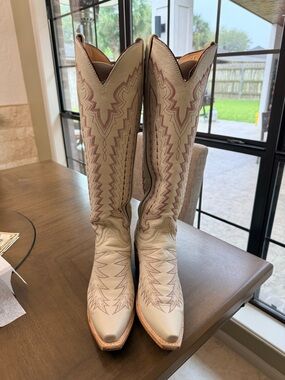 Lucchese Cream Women's Western Boots with Maroon Stitching